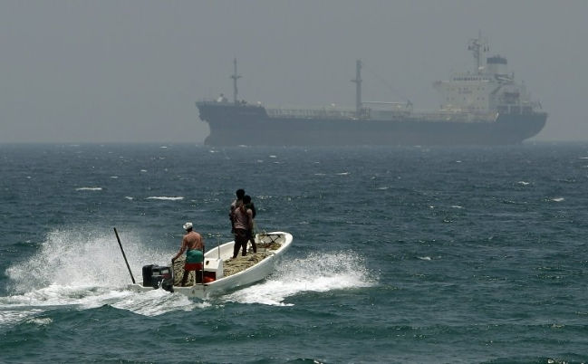 Vùng biển ngoài khơi Fujairah thuộc UAE - nơi được xác định vừa xảy ra vụ tấn công nhằm vào tàu thương mại. Ảnh: AP.