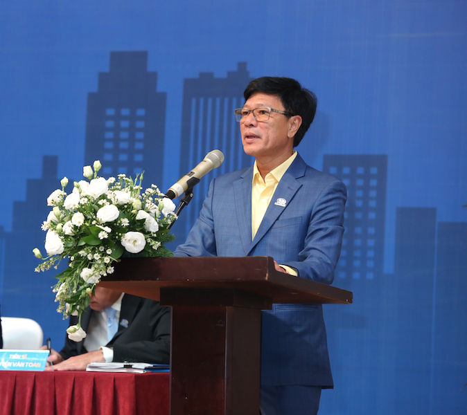 Ông Trương Anh Tuấn, Chủ tịch Hội đồng quản trị HQC chỉ mua được 3,58 triệu cổ phiếu.