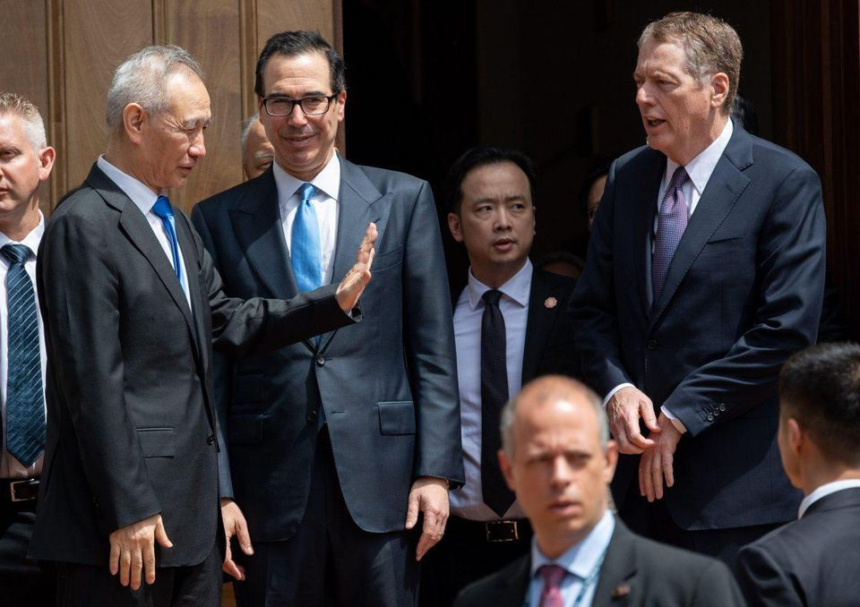 Phó thủ tướng Trung Quốc Liu He và các quan chức cấp cao của Mỹ.
