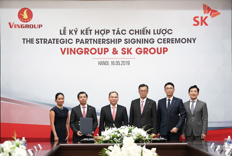 Tập đoàn Vingroup và Tập đoàn SK Hàn Quốc ký kết thỏa thuận hợp tác chiến lược. 