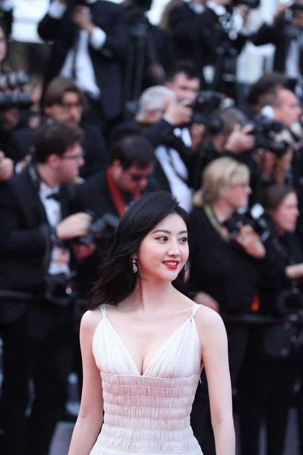 Ngày thứ hai tại LHP Cannes 2019: Dàn sao châu Á chiếm ưu thế trên thảm đỏ