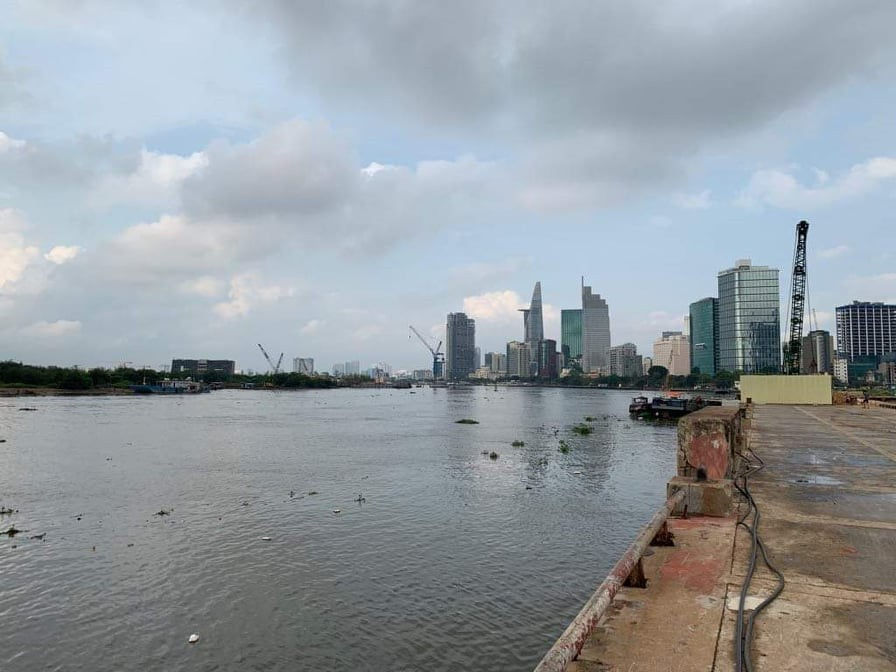  Khu vực cầu tàu ở cảng Ba Son Ảnh: Độc Lập