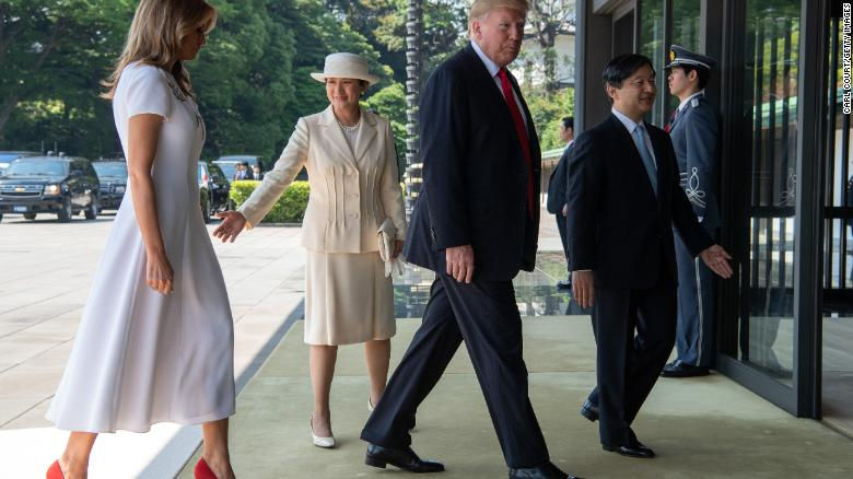   Tổng thống Donald Trump gặp Nhật hoàng Naruhito. Ảnh: CNN.  