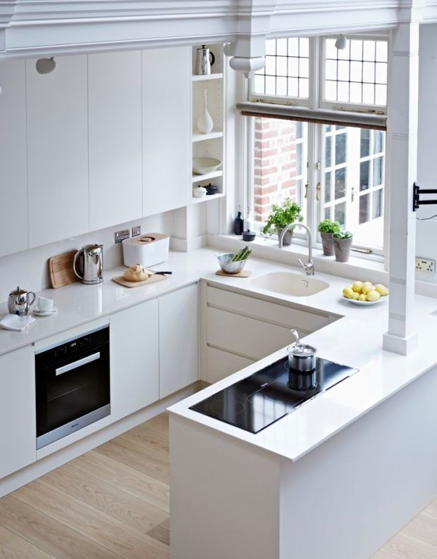   Không gian đơn giản bằng gam màu trắng và đen khi ứng dụng phong cách tối giản vào không gian bếp.  