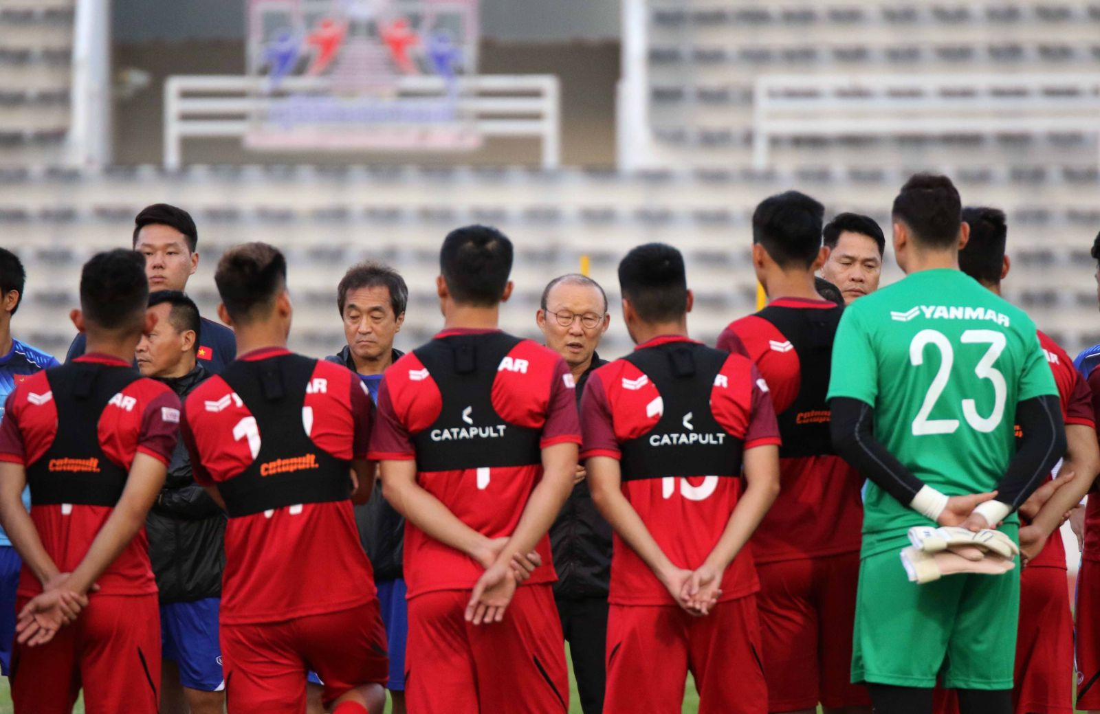 Buổi tập đầu tiên của ĐT Việt Nam tại Buriram chuẩn bị cho King's Cup 2019