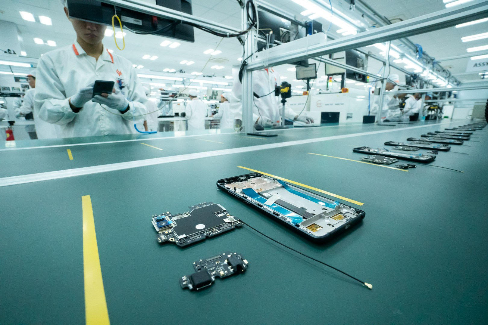 VinSmart khởi công nhà máy sản xuất điện thoại công suất 125 triệu chiếc/năm tại Hòa Lạc