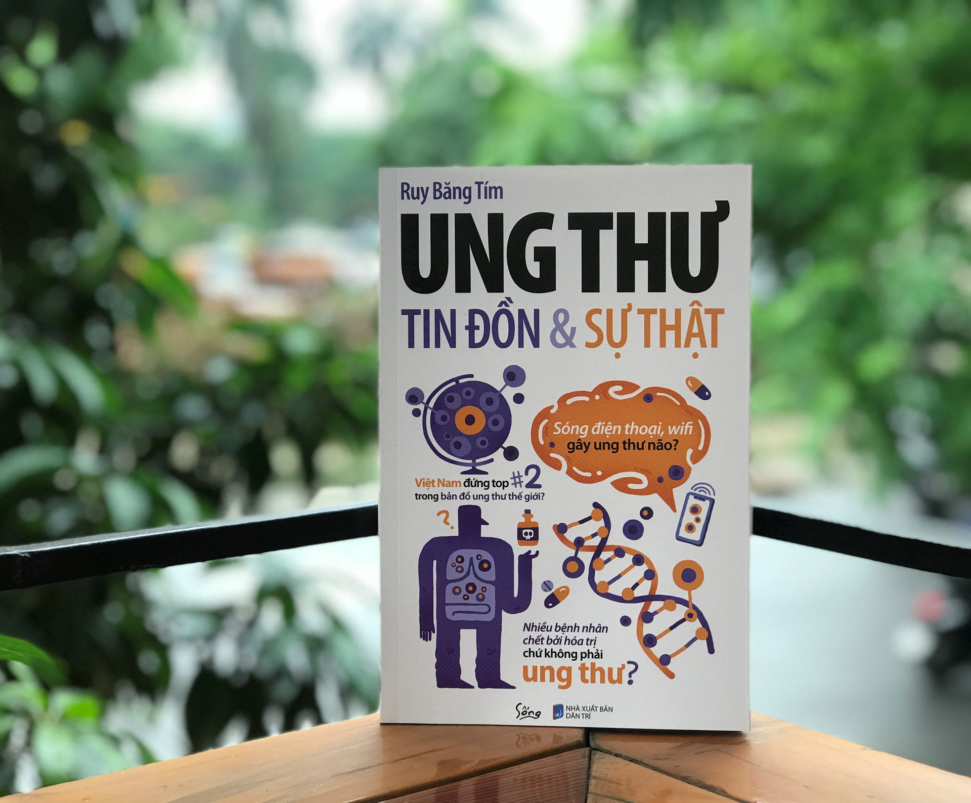 Cuốn sách Ung thư Tin đồn và Sự thật.