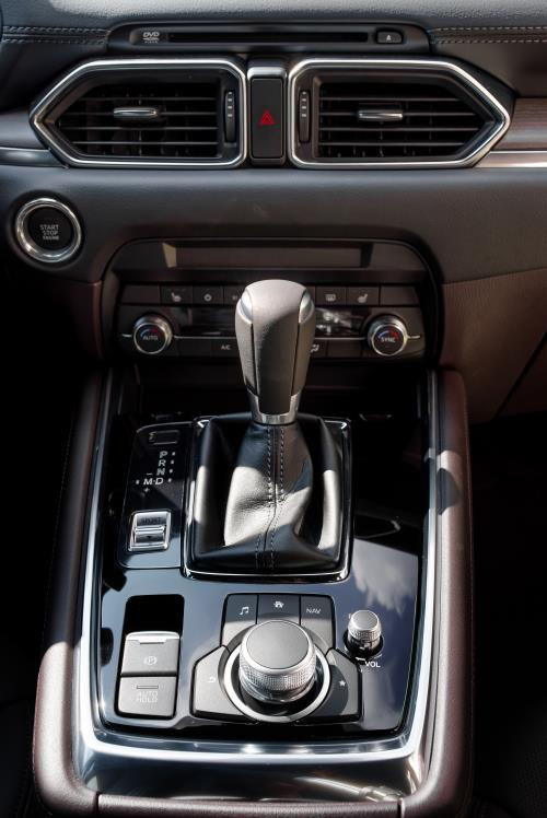  Mazda CX-8 trang bị động cơ xăng 2.5L thế hệ mới, hút khí tự nhiên và ứng dụng công nghệ phun xăng trực tiếp