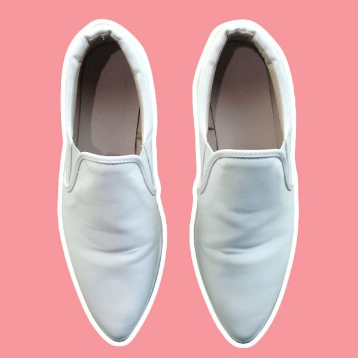   Bạn có thể “tậu” được những đôi slip-on xinh xắn như thế này ở GU. (Ảnh: Preview)   