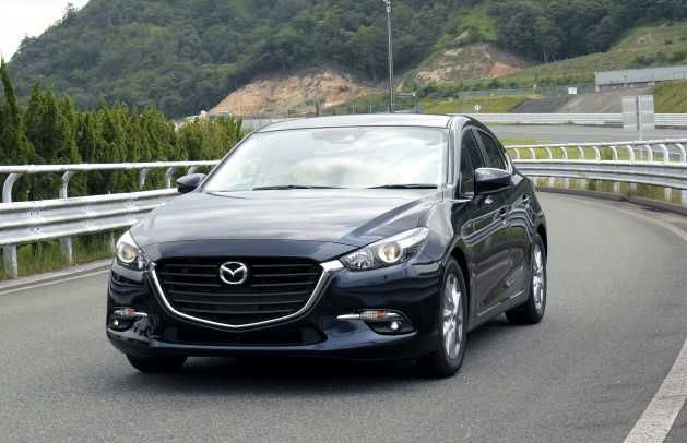   Phân khúc sedan hạng C đang được thống trị bởi Thaco với 2 dòng Mazda3 và Kia Cerato.