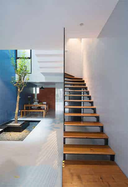 Cách bố trí cầu thang cho ngôi nhà có không gian khiêm tốn