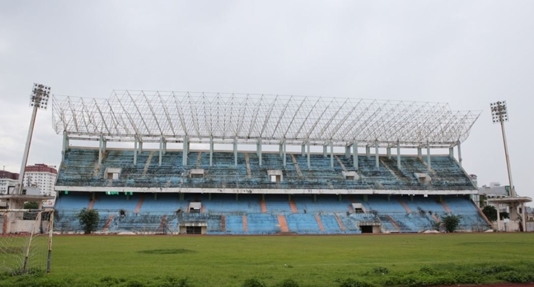   Sân vận động Chi Lăng được bán cho Phạm Công Danh thời điểm năm 2010 với giá hơn 1.251 tỷ đồng.  