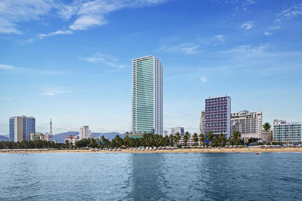   Dự an Mường Thanh Luxury Nha Trang: Dù quyết định của Thủ tướng Chính phủ phê duyệt điều chỉnh quy hoạch chung Nha Trang năm 2012 chỉ cho xây dựng các tòa nhà không quá 40 tầng, nhưng công trình này lại xây đến 46 tầng.  