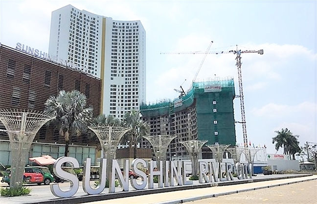   Sau khi liên doanh làm River City đổ vỡ, dự án đã thuộc về tay Sunshine Group và được đổi tên thành Sunshine River City.  
