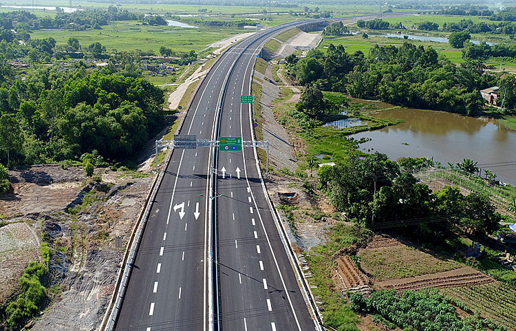 Cao tốc Đà Nẵng - Quảng Ngãi sẽ kết nối với các đoạn cao tốc Bắc Nam sắp xây dựng. Ảnh: Vnexpress.