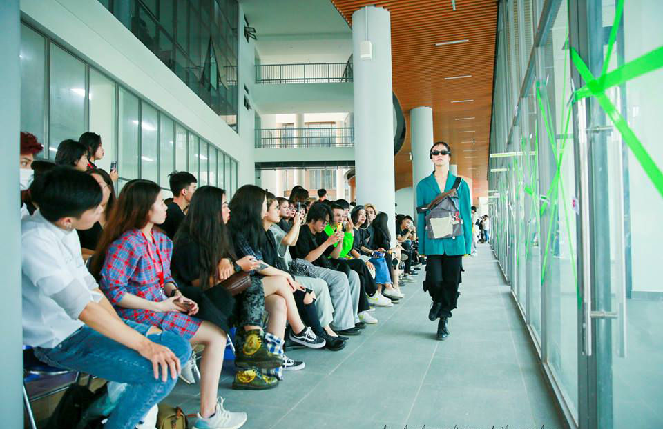 Một chương trình thời trang được tổ chức ngay tại trường Văn Lang.
