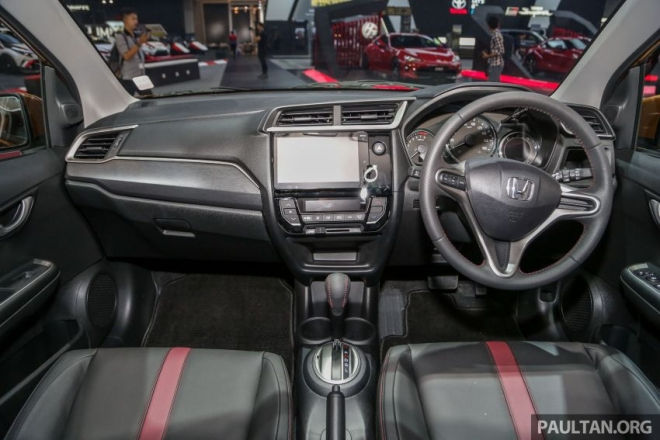 Nội thất của Honda BR-V 2019 có hơi hướng giống Civic