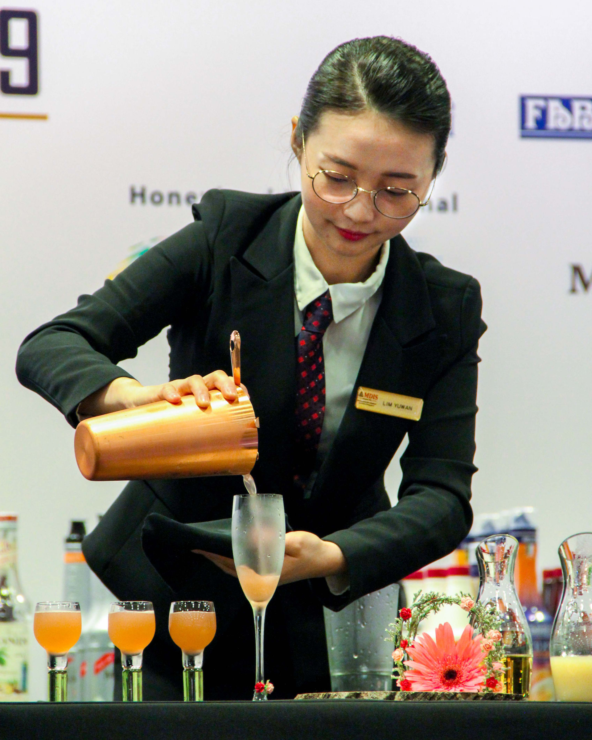 Sinh viên trường MDIS dẫn đầu Cuộc thi Pha chế Cocktail 2019 nhân kỷ niệm 200 năm thành lập Singapore