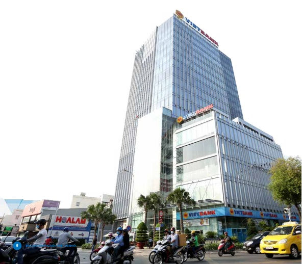 Tòa nhà Lim II là trụ sở của Tập đoàn Hoa Lâm và cũng là chi nhánh của Vietbank.