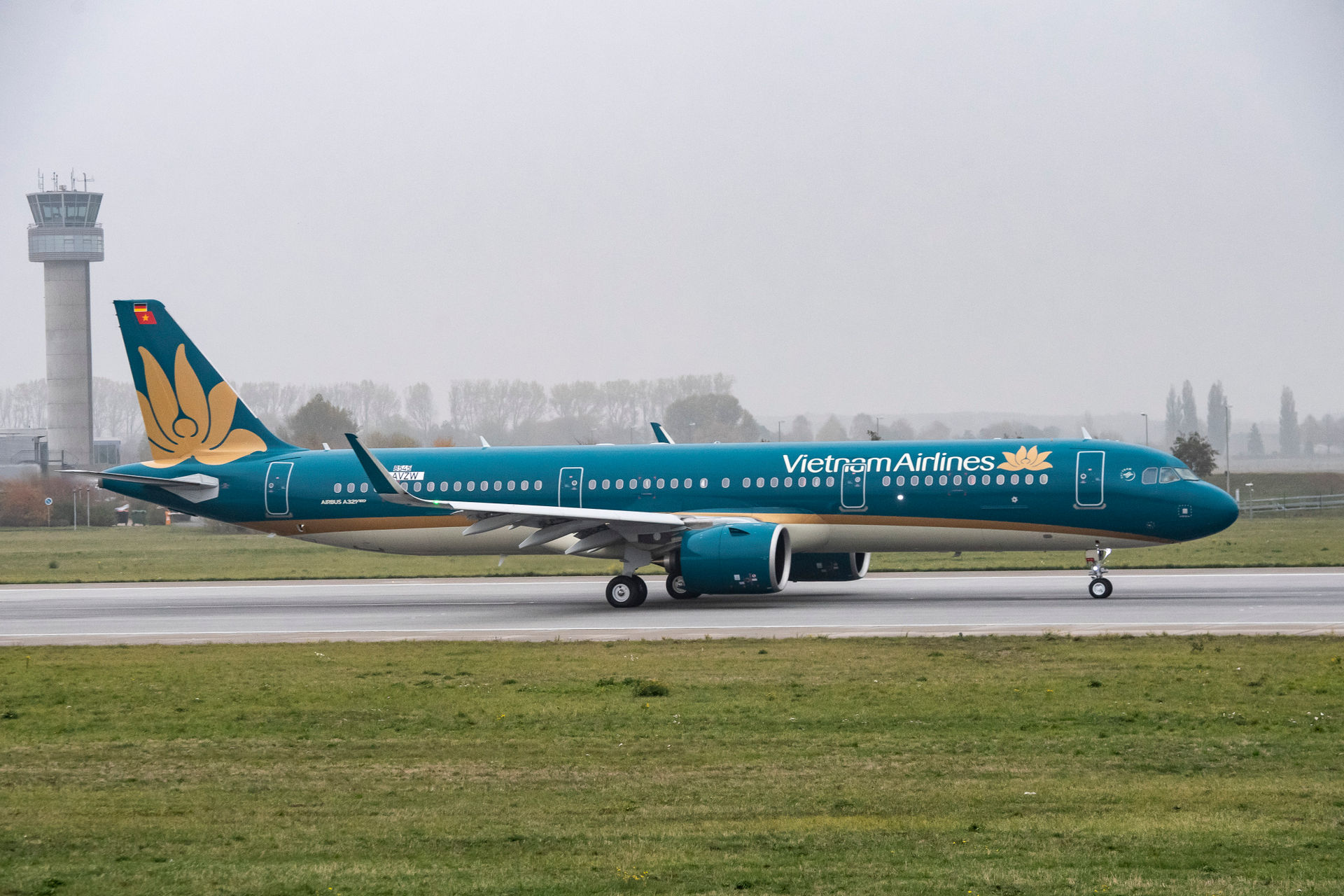 Vietnam Airlines và Jetstar Pacific khuyến cáo hành khách đến sân bay Hồng Kông sớm do ảnh hưởng của biểu tình