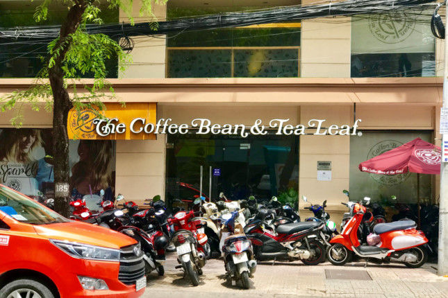   Việc mua lại The Coffee Bean & Tea Leaf là thương vụ lớn nhất mà Jollibee từng thực hiện.  