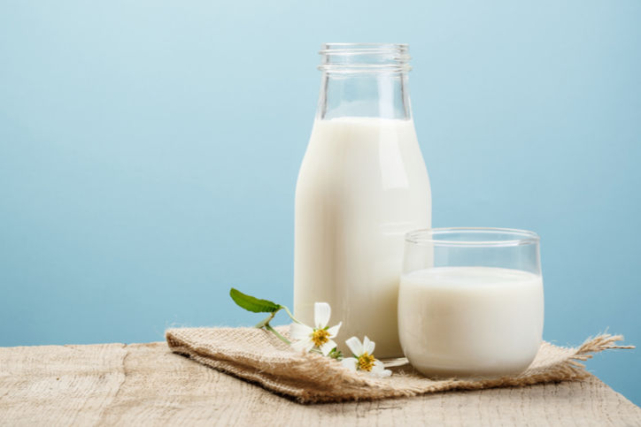 Sữa tươi giúp da trở nên săn chắc, láng mịn, làm giảm những nếp nhăn trên da và tăng cường dưỡng ẩm cho da.