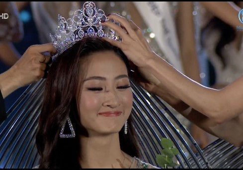 Không chỉ Tân Hoa hậu Lương Thùy Linh, các thí sinh Miss World Việt Nam 2019 bất ngờ khóa facebook cá nhân trong đêm chung kết
