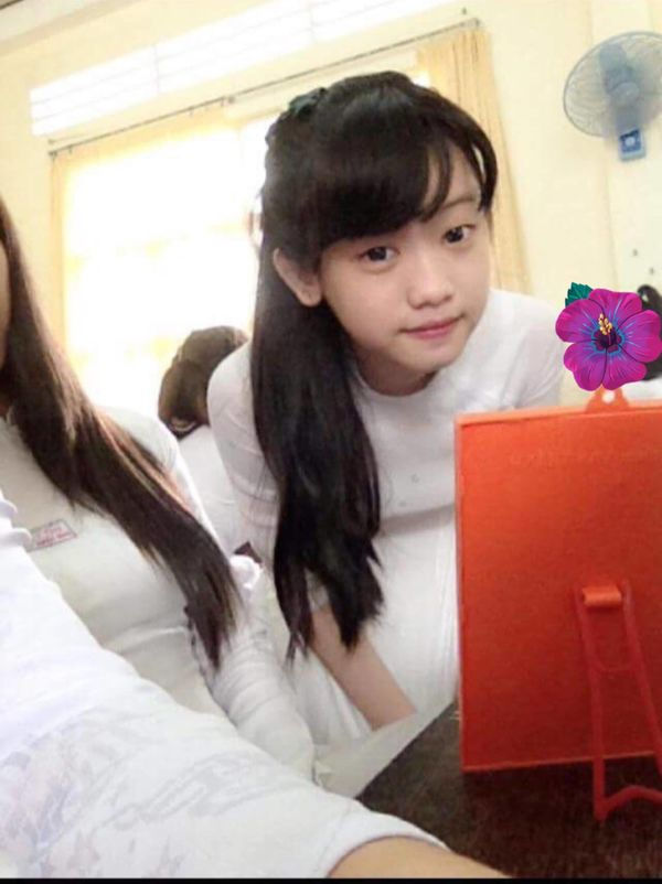 Hotgirl thị phi Thúy Vi: Từ cô nàng ngây thơ đến cứng đờ vì phẫu thuật thẩm mỹ