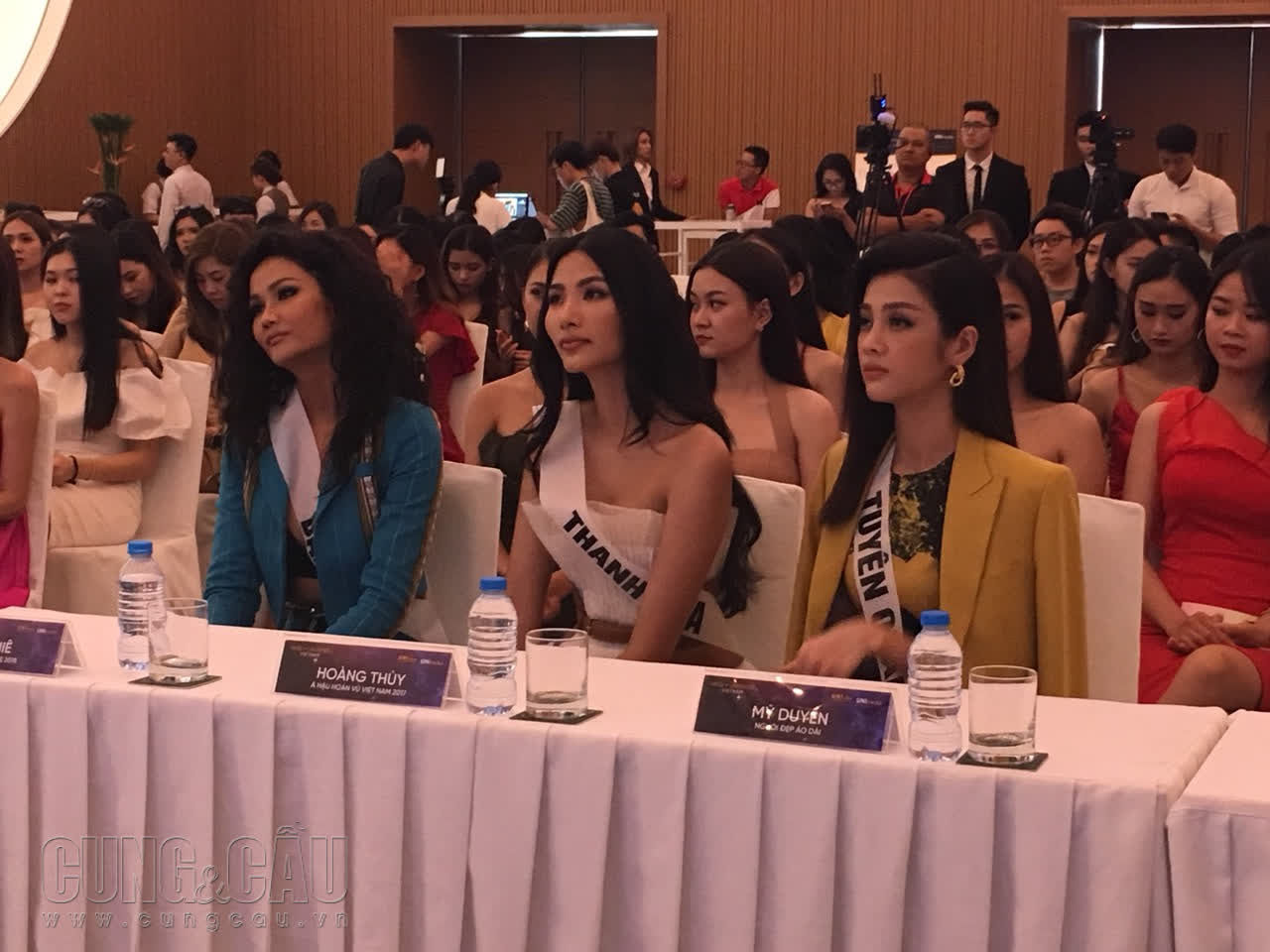 H'Hen Niê, Hoàng Thùy chia sẻ bí quyết để thí sinh tỏa sáng tại cuộc thi Miss Universe 2019