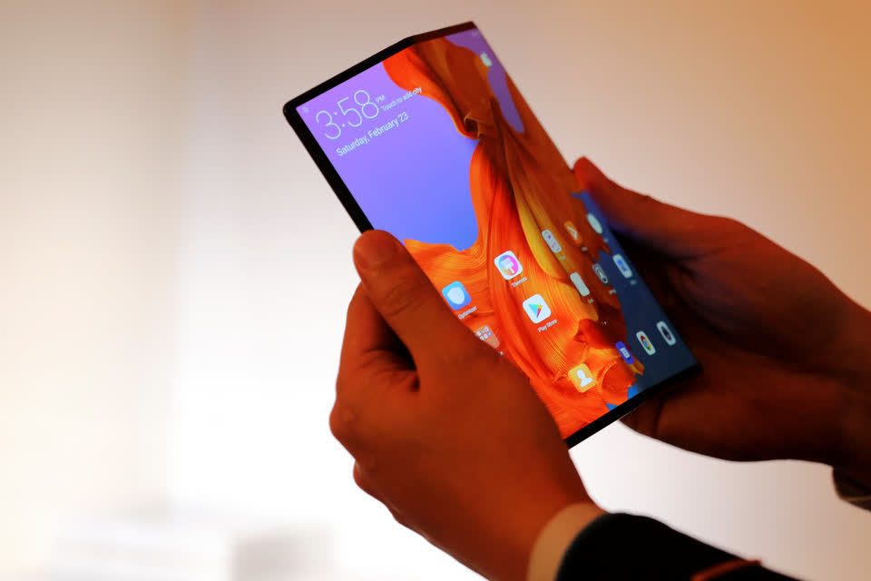   Huawei nói rằng HarmonyOS được thiết kế để có thể hoạt động trên nhiều loại thiết bị, thay vì chỉ hỗ trợ các thiết bị smartphone và tablet truyền thống. Ảnh: Reuters  