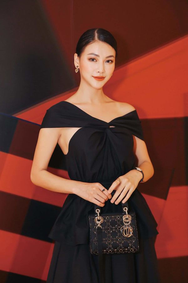 Hoa hậu Lương Thùy Linh dẫn đầu bảng xếp hạng mặc đẹp trong tuần với gu thời trang nuột nà
