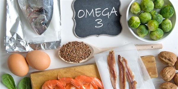   Thực phẩm giàu axit béo omega-3.Khoa học ngày nay đã chứng minh nhiều lợi ích của loại axit béo này đối với sức khỏe của chúng ta. Ngoài việc hỗ trợ  bảo vệ sức khỏe tim mạch thì axit béo omega-3 còn có khả năng chống viêm trong cơ thể, kể cả viêm xoang rất hiệu quả. Bổ sung đầy đủ thực phẩm giàu axit béo này sẽ giúp bạn có thể giữ cho xoang mũi thông thoáng, chống lại các chứng sưng tấy, viêm do nhiễm lạnh.  