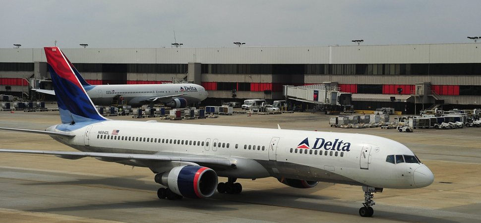   Tổng quãng đường từ Johannesburg, Nam Phi tới Atlanta, Mỹ (Delta Airlines) là 13.582 km. Thời gian bay ước tính: 16h 27 phút. Máy bay được sử dụng là Boeing 777-200 LR. Chuyến bay đầu tiên cất cánh ngày 1/6/200  