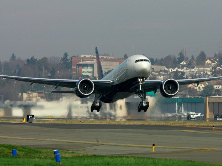   Quãng đường: 13.503 km, thời gian bay ước tính: 16h 30 phút. Máy bay sử dụng là Boeing 777-300 ER và chuyến bay đầu tiên ngày 1/6/2014.  