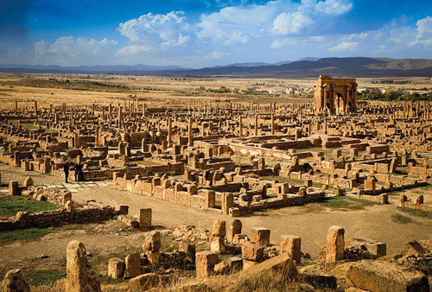 Tàn tích của thành cổ La Mã Thamugadi, bị sa mạc Sahara chôn vùi gần 10 thế kỷ