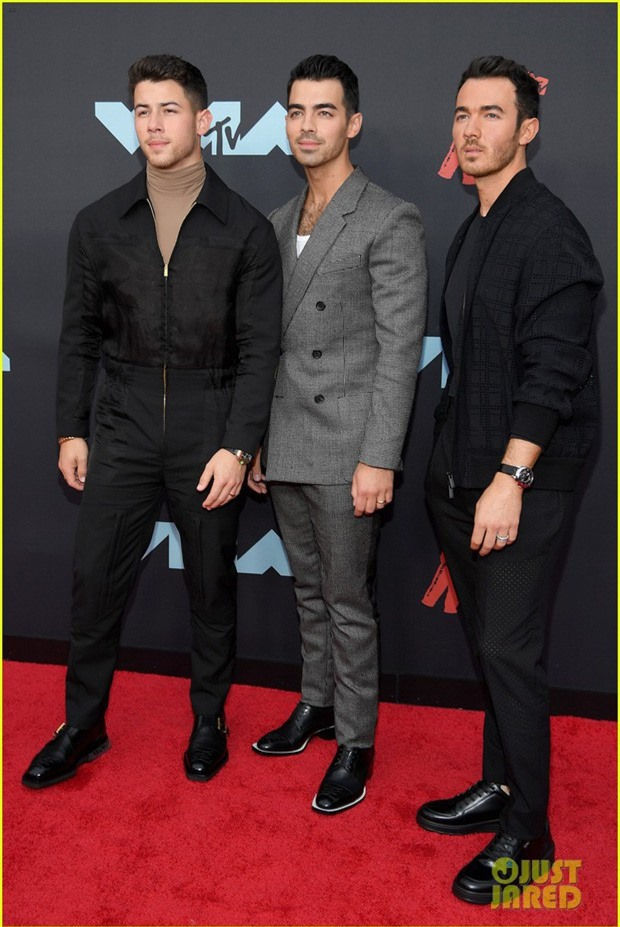 3 chàng trai Jonas Brothers đã có màn quay trở lại đường đua âm nhạc vô cùng ngoạn mục trong năm nay.