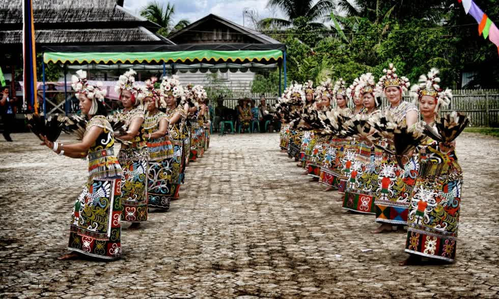 Bộ lạc Dayak Kenyah.