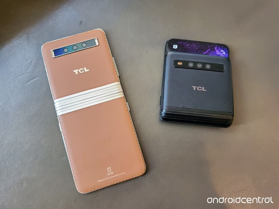 TCL bất ngờ trình làng smartphone màn hình gập