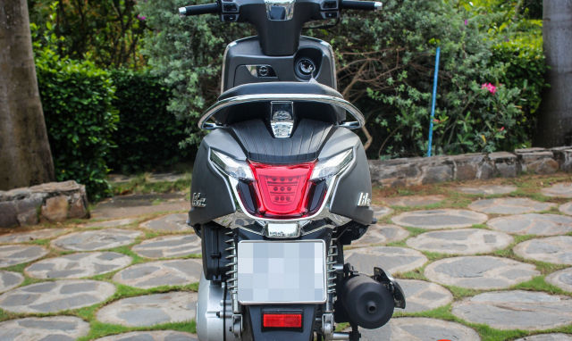 Giá xe Like 125 ABS tháng 9: Mẫu tay ga cao cấp của Kymco có giá 57 triệu đồng