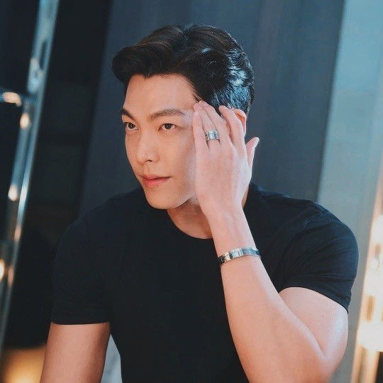 Mỹ nam Kim Woo Bin trở lại sau 2 năm điều trị ung thư vòm họng