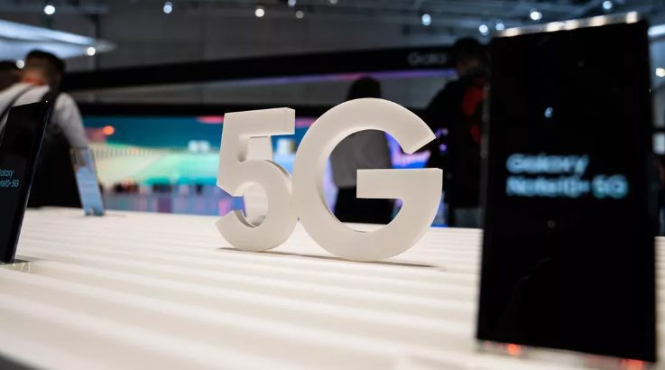 Điện thoại 5G xa xỉ và đắt đỏ. 