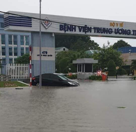 Thái Nguyên ngập trong biển nước, đã có người thiệt mạng sau trận mưa lớn
