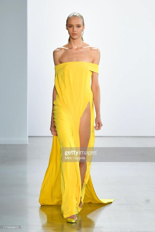 Ngắm bộ sưu tập CONG TRI Xuân Hè 2020 trên sàn runway New York Fashion Week 2019