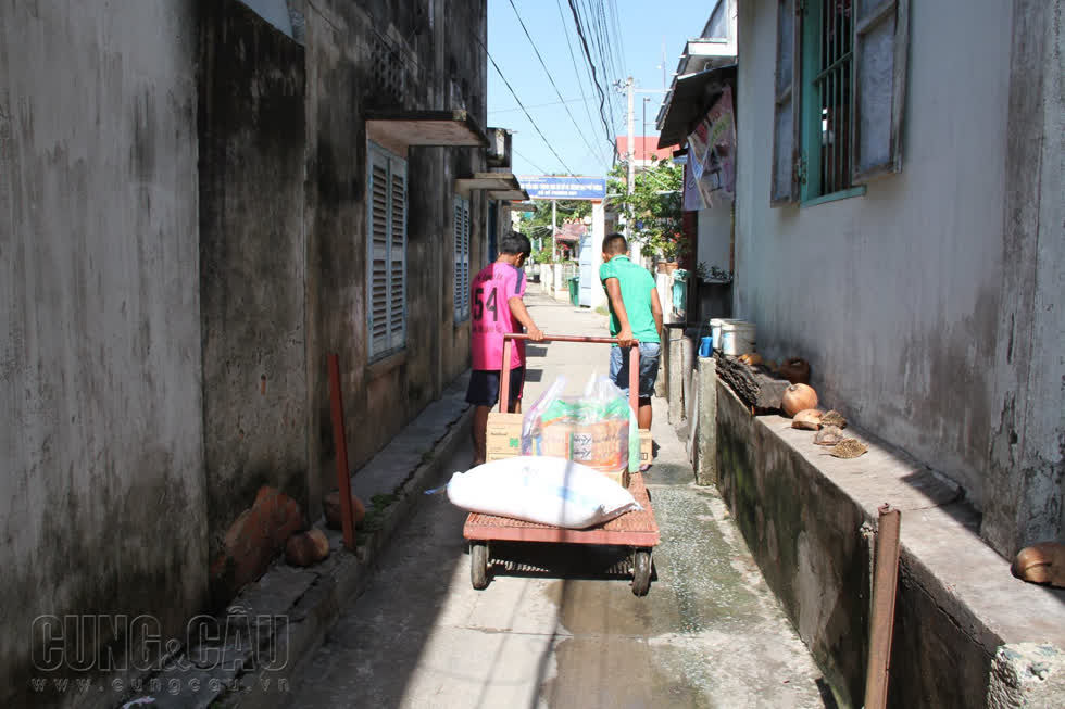 Trung thu ấm áp cho hơn 200 trẻ mồ côi tại chùa Long Thạnh