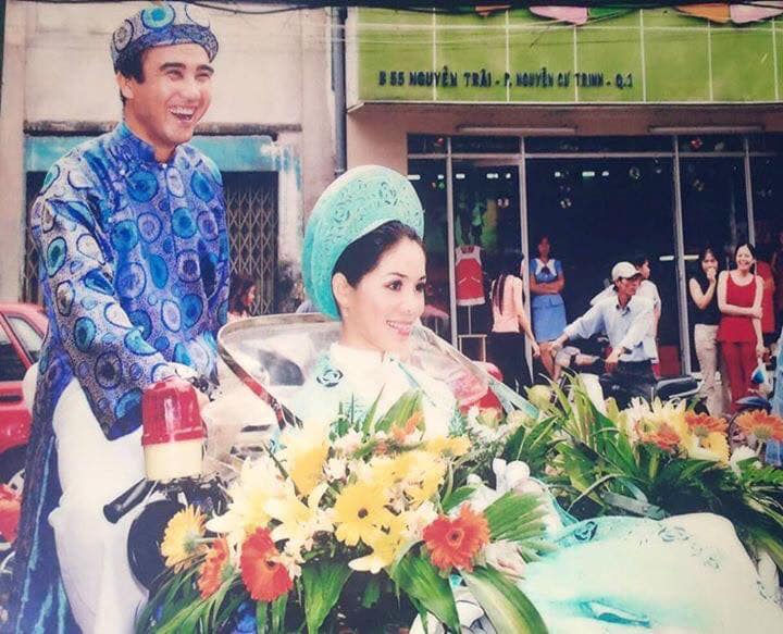 Kỷ niệm 14 năm ngày cưới, Quyền Linh bất ngờ đăng ảnh cưới ngọt ngào cùng vợ