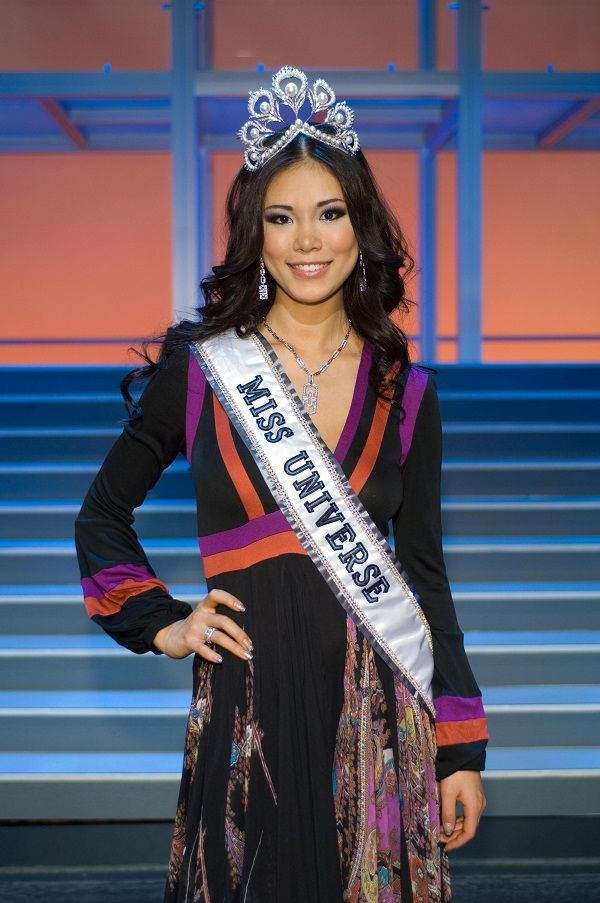 Miss Universe 2007 - Riyo Mori.