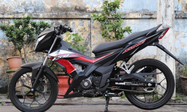 Giá xe máy Honda Sonic 150R tháng 9/2019: Các phiên bản màu Trắng, Đen mâm đỏ tăng giá