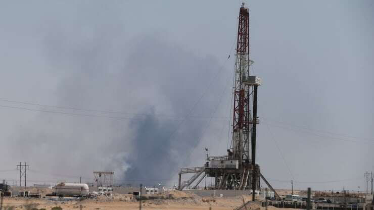 Sản lượng dầu thô Ả Rập Saudi giảm một nửa sau vụ tấn công.