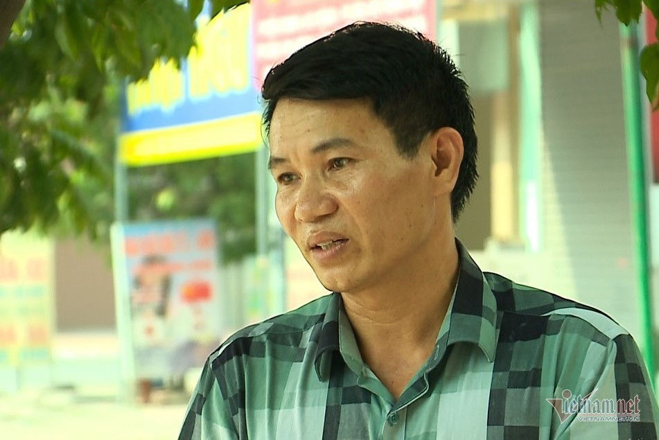  Ông Nguyễn Công Tỵ, phụ trách lái xe ô tô đưa đón trẻ và cũng là chồng của của chủ nhóm trẻ tư thục Đồ Rê Mí (huyện Tiên Du, Bắc Ninh).