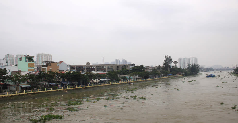 Bán đảo Thanh Đa - Bình Qưới nhìn từ cầu Kinh Thanh Đa.